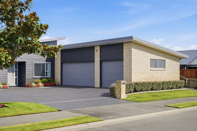 Photo of property in 5 Guardsman Place, Prebbleton, 7604