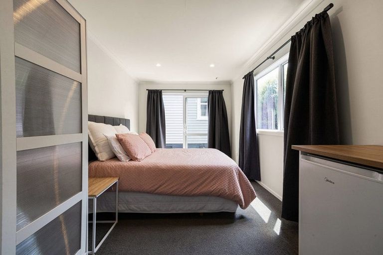 Photo of property in 30 Queen Street, Cambridge, 3434