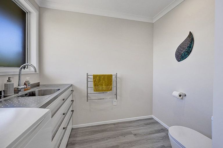 Photo of property in 3 Climie Crescent, Hawera, 4610