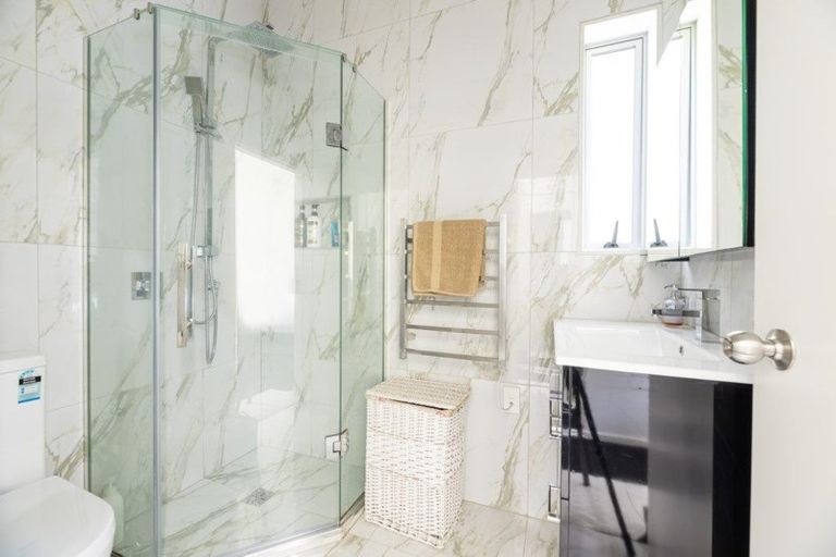 Photo of property in 27f Rehia Road, Massey, Auckland, 0614