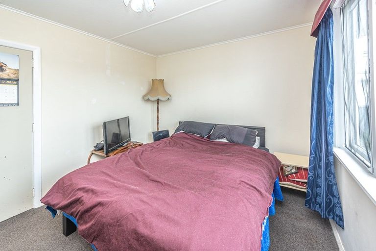 Photo of property in 28 Raupo Street, Castlecliff, Whanganui, 4501