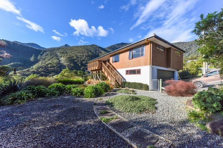 Photo of property in 1 Field Terrace, Okiwi Bay, 7193