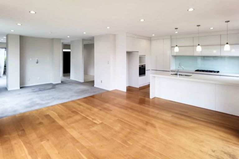 Photo of property in 19 Wye Oak Drive, Schnapper Rock, Auckland, 0632