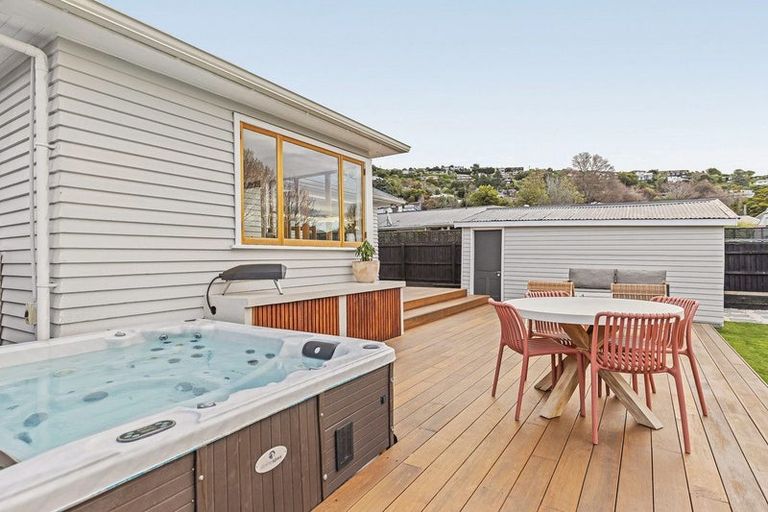 Photo of property in 3 Leonard Place, Saint Martins, Christchurch, 8022