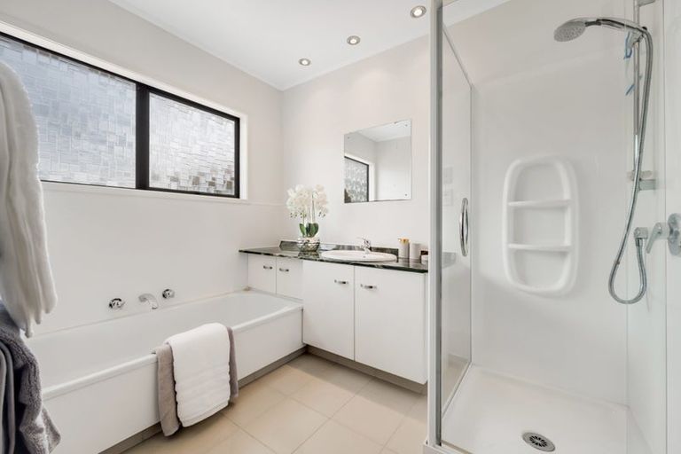 Photo of property in 19 Cornelian Crescent, Half Moon Bay, Auckland, 2012