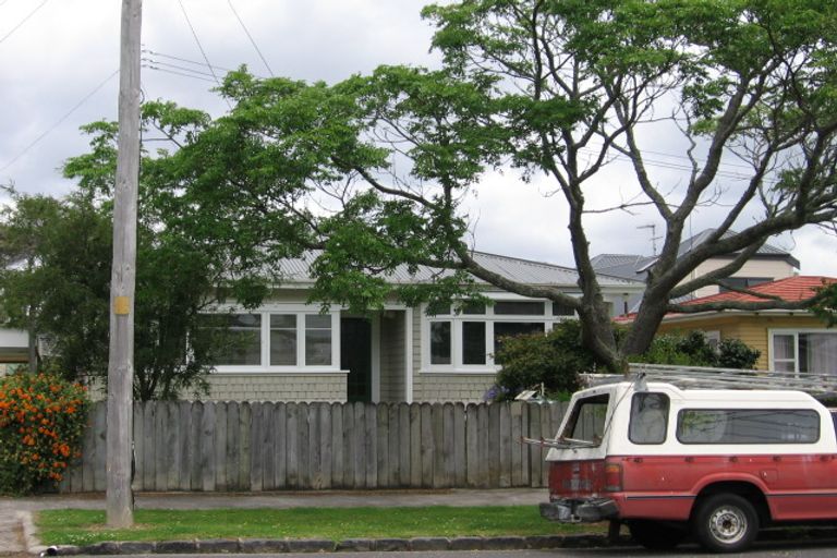 Photo of property in 36 Walmer Road, Point Chevalier, Auckland, 1022