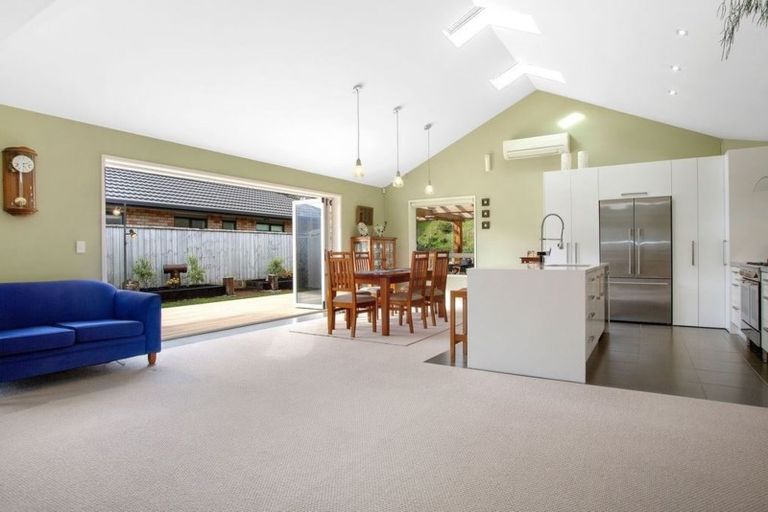 Photo of property in 197 Woodman Drive, Tawa, Wellington, 5028