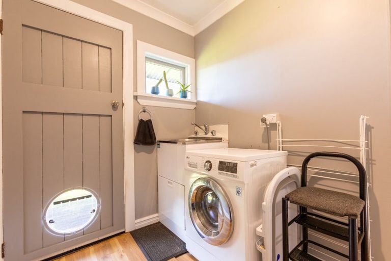 Photo of property in 16 Ross Street, Woodville, 4920