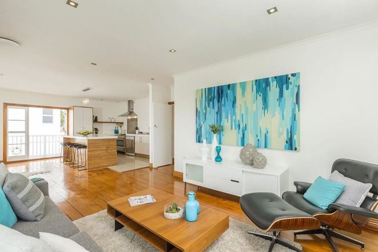 Photo of property in 1/3 Fentham Road, Hauraki, Auckland, 0622