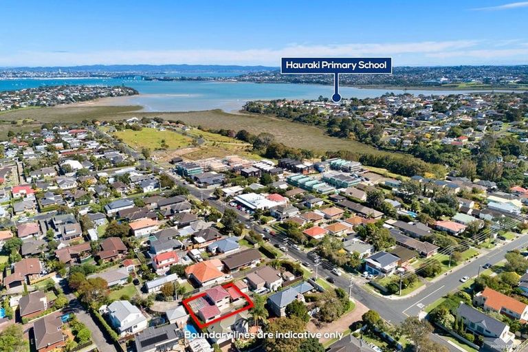 Photo of property in 2/46 Eversleigh Road, Belmont, Auckland, 0622