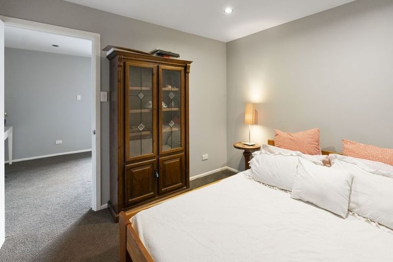 Photo of property in 12 Woodend Road, Woodend, 7610