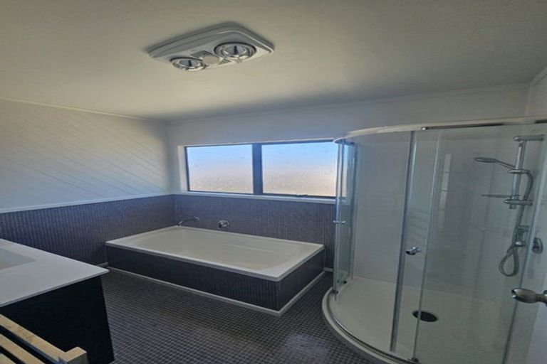 Photo of property in 16 Limond Street, Randwick Park, Auckland, 2105