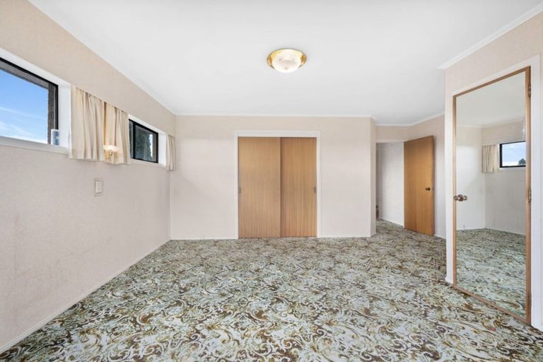 Photo of property in 44 Bradbury Road, Botany Downs, Auckland, 2010