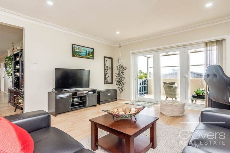Photo of property in 236 Whitney Street, Blockhouse Bay, Auckland, 0600