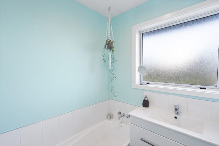 Photo of property in 5 Denise Crescent, Hornby, Christchurch, 8042