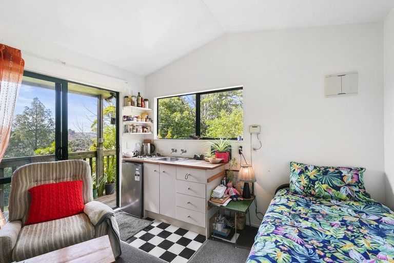 Photo of property in 17 Mcclintock Road, Massey, Auckland, 0614