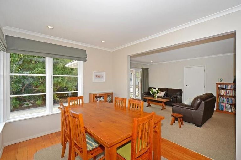 Photo of property in 352a Fergusson Drive, Heretaunga, Upper Hutt, 5018