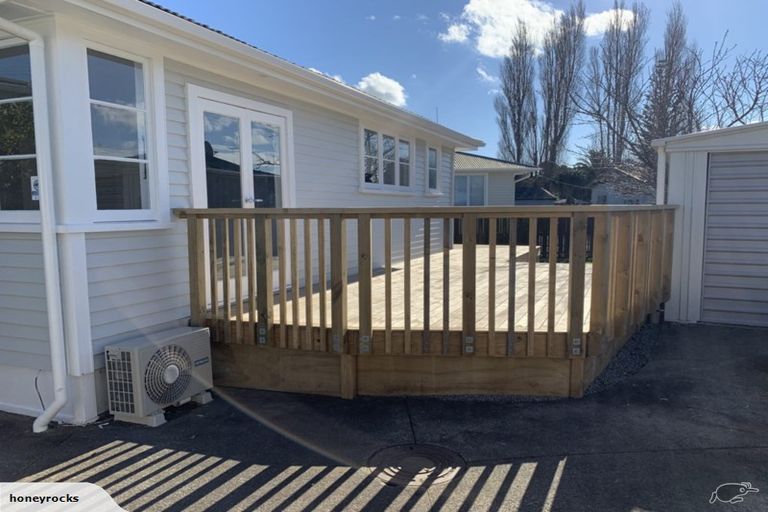 Photo of property in 1/130 Parkhurst Road, Parakai, 0830