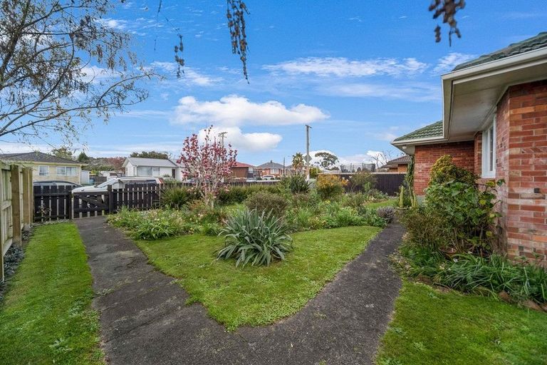 Photo of property in 23 Edinburgh Avenue, Rosehill, Papakura, 2113
