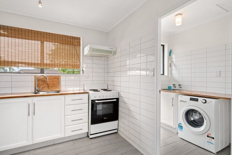 Photo of property in 43b Lyn Grove, Papamoa Beach, Papamoa, 3118