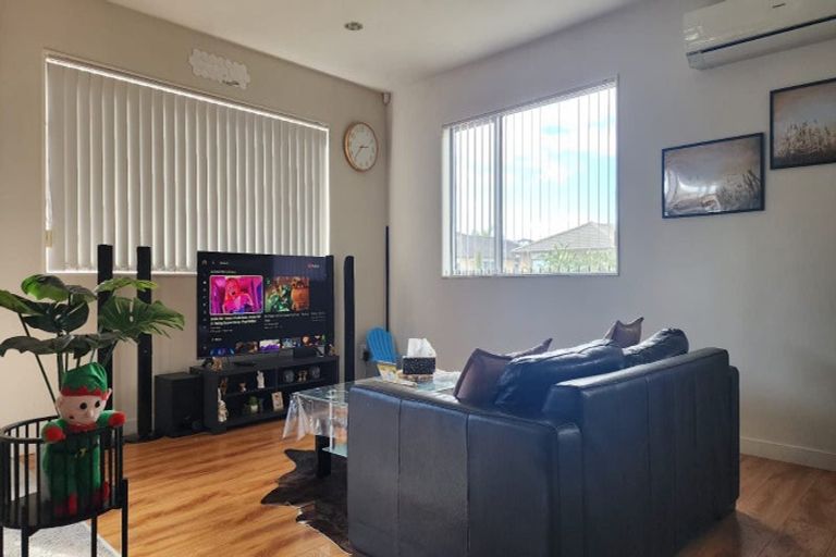 Photo of property in 2 Wellfield Drive, Papakura, 2110