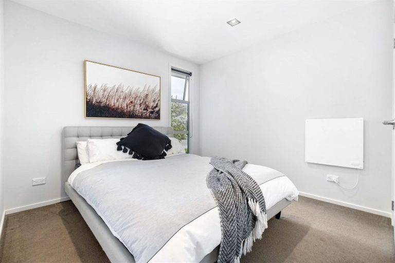 Photo of property in 11 Mystery Grove, Lake Hayes, Queenstown, 9304