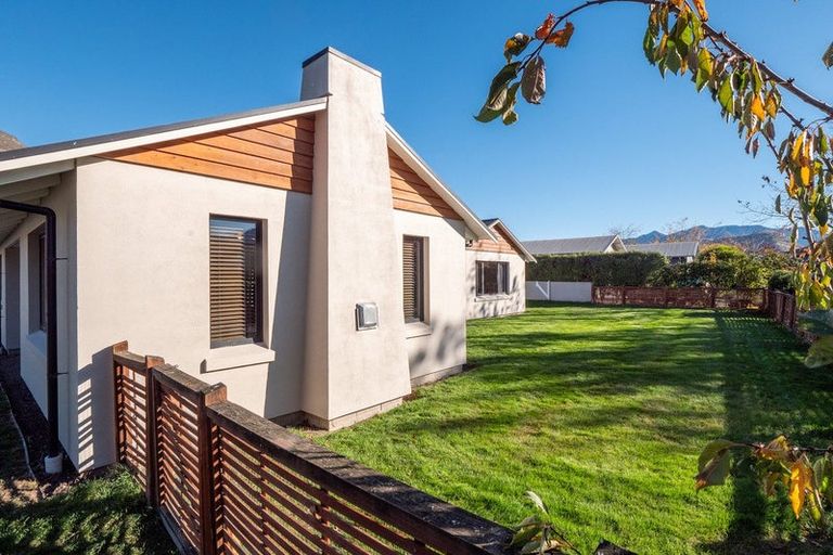 Photo of property in 48 Erskine Street, Lake Hayes, Queenstown, 9304