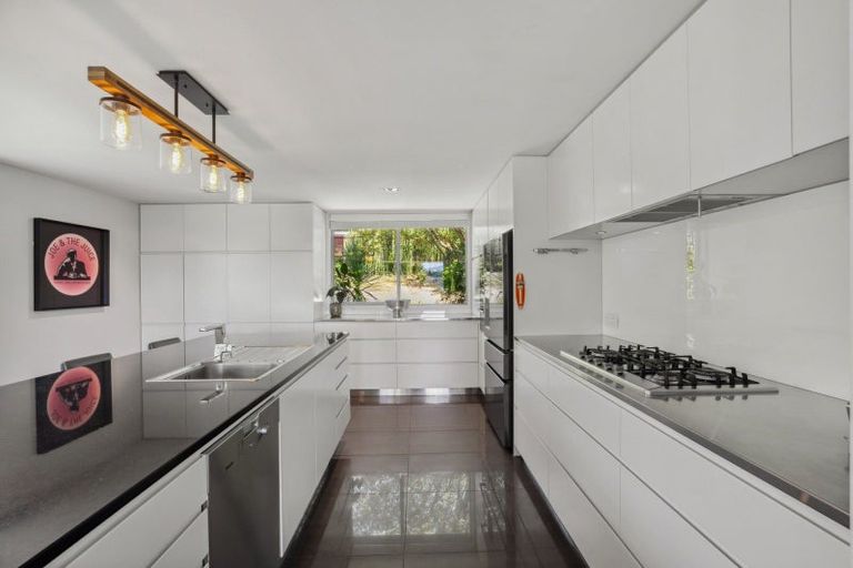 Photo of property in 10 Tapley Paddock, Wanaka, 9305