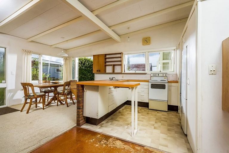 Photo of property in 16 David Street, Bayswater, Auckland, 0622