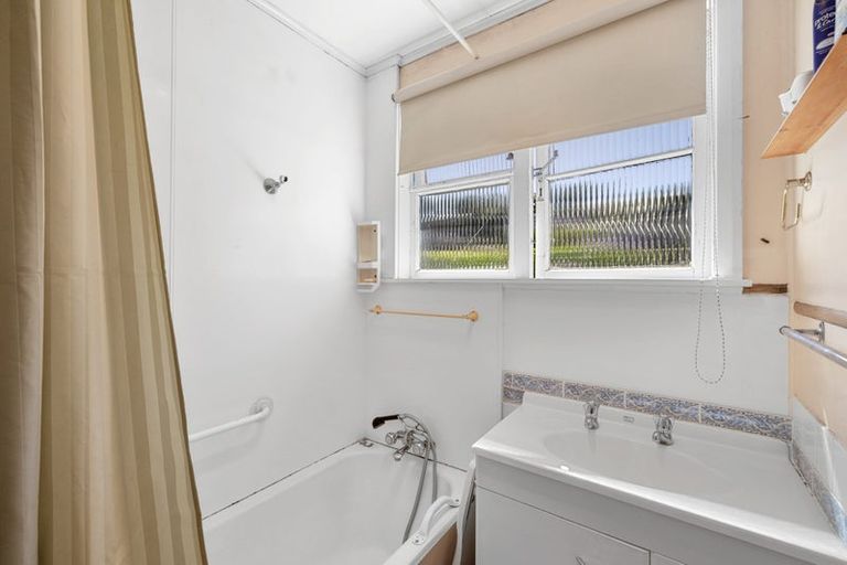 Photo of property in 21 Blackmore Street, Lynmouth, New Plymouth, 4310