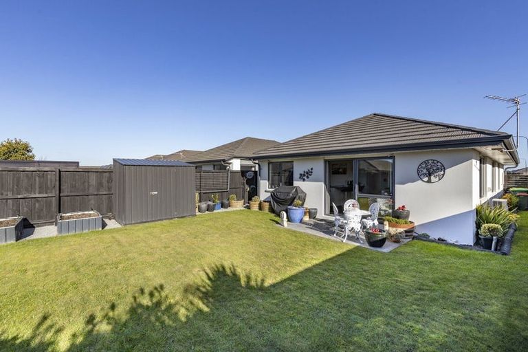 Photo of property in 17 Ragley Way, Rolleston, 7615