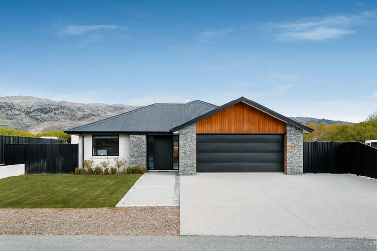 Photo of property in 8 Pegasus Court, Mount Pisa, Cromwell, 9383