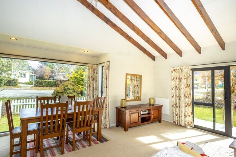 Photo of property in 4 Payne Place, Arrowtown, 9302