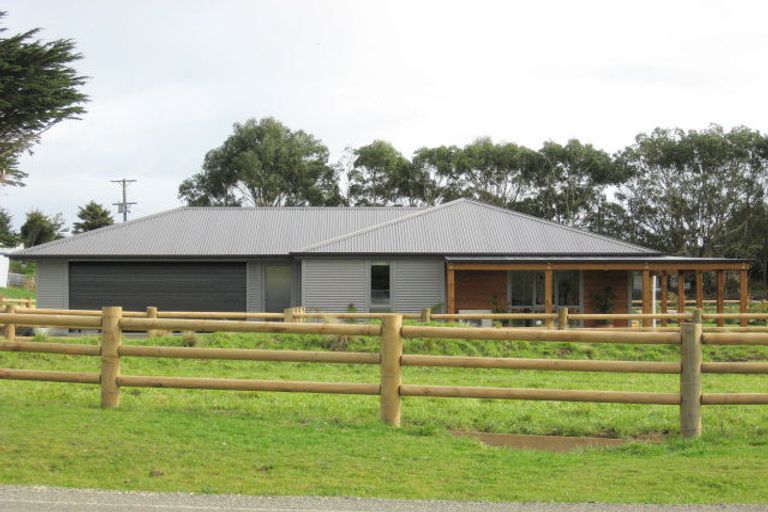 Photo of property in 193 Dunns Road, Otatara, Invercargill, 9879