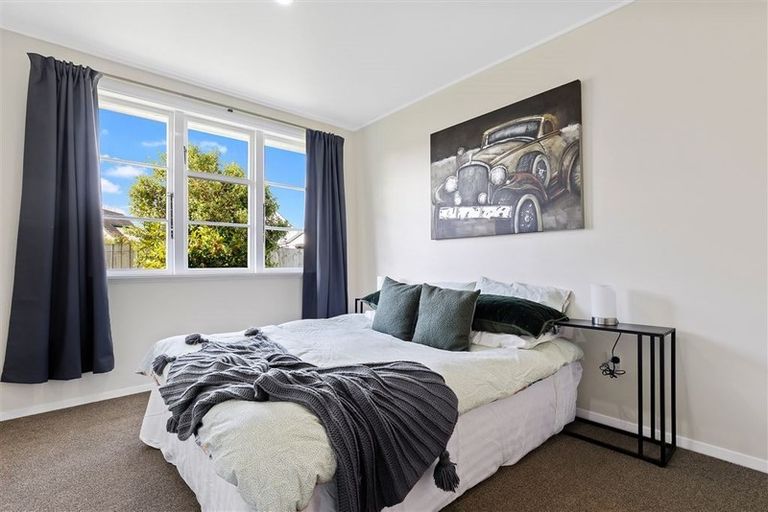 Photo of property in 34 Flay Crescent, Burnside, Christchurch, 8053
