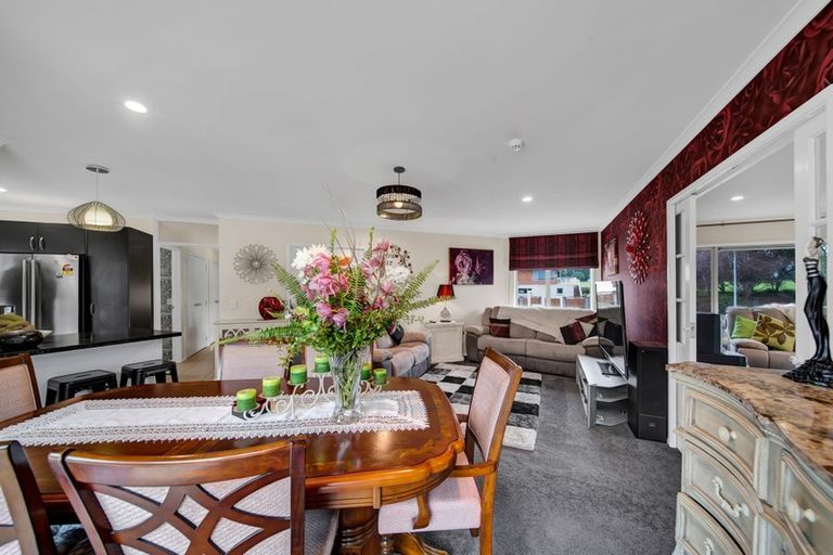 Photo of property in 24 Park Lane, Waitara, 4320