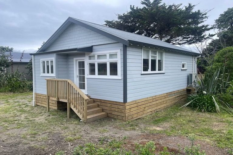 Photo of property in 110 Tutere Street, Waikanae Beach, Waikanae, 5036