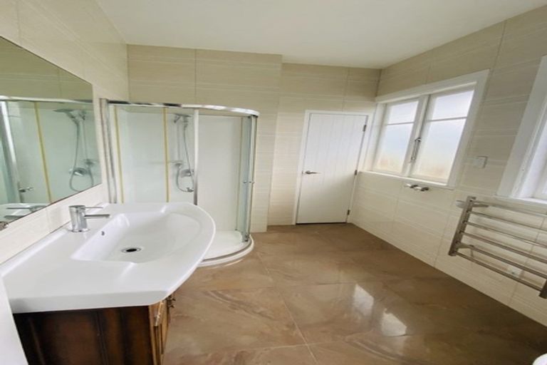 Photo of property in 57 Hayr Road, Three Kings, Auckland, 1042