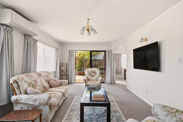 Photo of property in 2 Marwood Place, Mount Maunganui, 3116