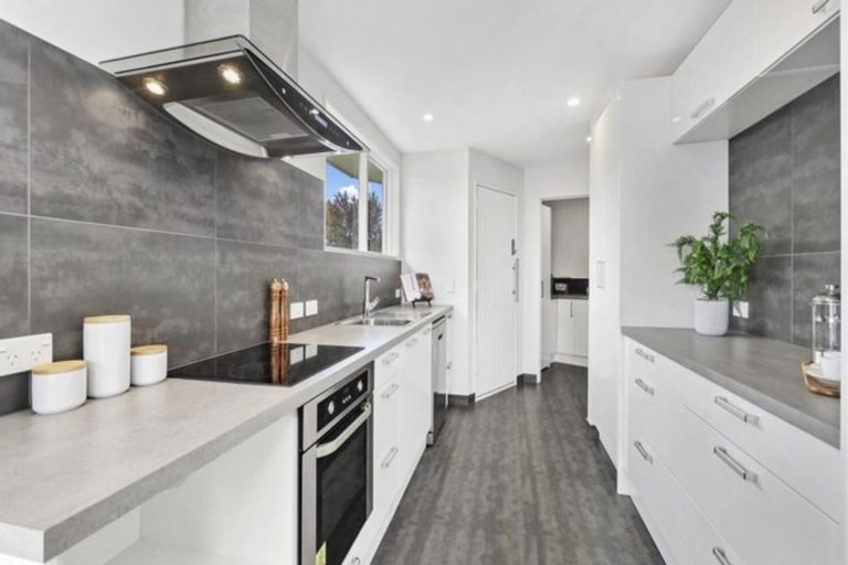 Photo of property in 16 Dunoon Place, Woolston, Christchurch, 8062