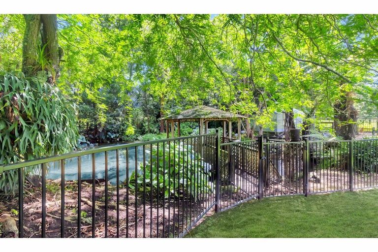 Photo of property in 3 Awhitu Road, Waiuku, 2683