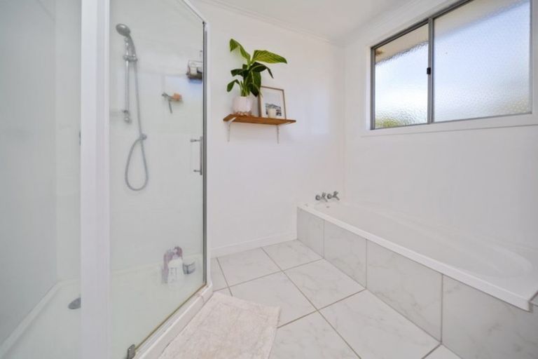 Photo of property in 6 Falstaff Street, Stratford, 4332