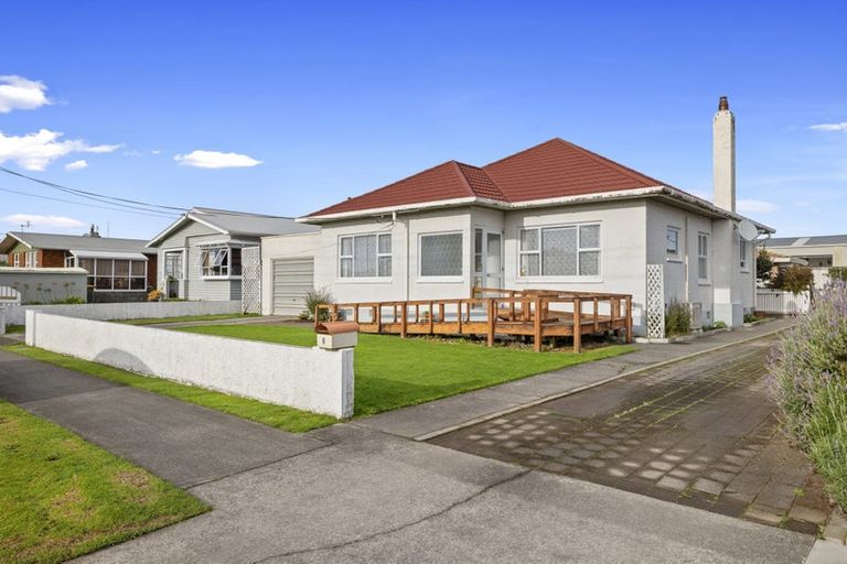 Photo of property in 6 Vogel Street, Fitzroy, New Plymouth, 4312