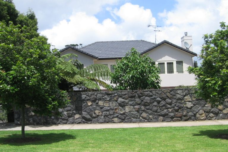 Photo of property in 138 Wheturangi Road, Greenlane, Auckland, 1051