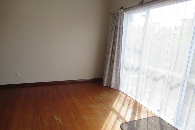 Photo of property in 27 Hall Crescent, Epuni, Lower Hutt, 5011