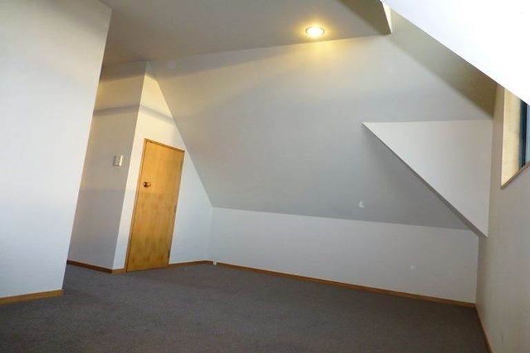 Photo of property in 3/194 Whangaparaoa Road, Red Beach, 0932