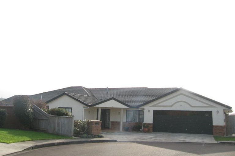 Photo of property in 111 Summerhill Drive, Fitzherbert, Palmerston North, 4410