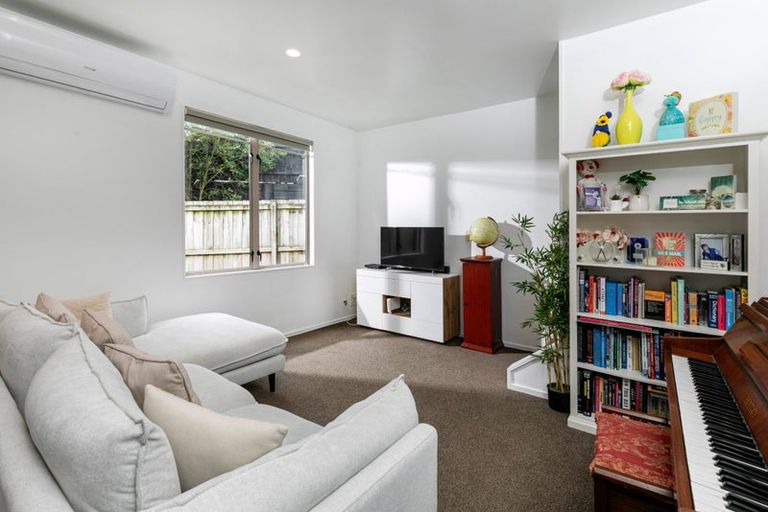 Photo of property in 1/6 Nimstedt Avenue, Oteha, Auckland, 0632