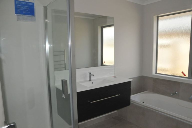 Photo of property in 20 Kotiate Street, Papamoa Beach, Papamoa, 3118