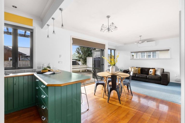 Photo of property in 49 Haydon Street, Roslyn, Palmerston North, 4414